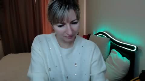 incredible_ariela online show from December 21, 2024, 10:39 am