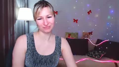 incredible_ariela online show from February 13, 2025, 11:50 am