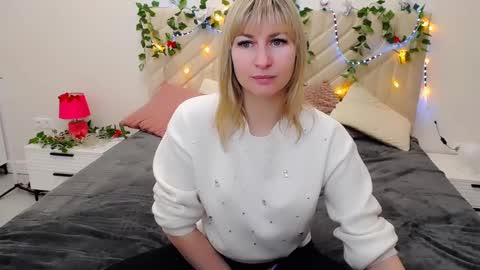incredible_ariela online show from March 6, 2025, 10:41 am