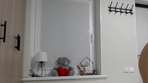 Snapshot of increible_della chatting on October 26, 2025, 5:19 pm Della online show from October 26, 2025, 5:19 pm