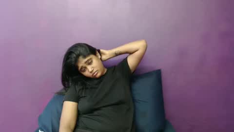 Snapshot of indian_rimmelx chatting on March 12, 2025, 1:19 pm Melz online show from March 12, 2025, 1:19 pm