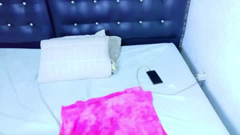 indian_whore18 online show from May 28, 2026, 3:04 am