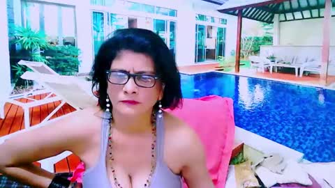 Femiez online show from December 30, 2024, 5:48 am