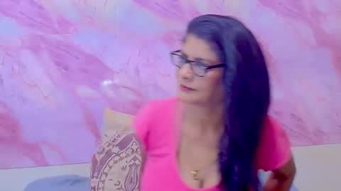 Femiez online show from November 1, 2025, 5:20 am