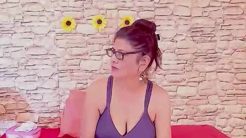 Snapshot of indianallure chatting on February 25, 2026, 6:56 am Femiez online show from February 25, 2026, 6:56 am