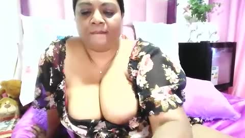 Snapshot of indiandelia chatting on January 22, 2025, 10:15 pm indiandelia online show from January 22, 2025, 10:15 pm