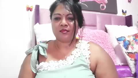 Snapshot of indiandelia chatting on February 6, 2025, 5:30 pm indiandelia online show from February 6, 2025, 5:30 pm