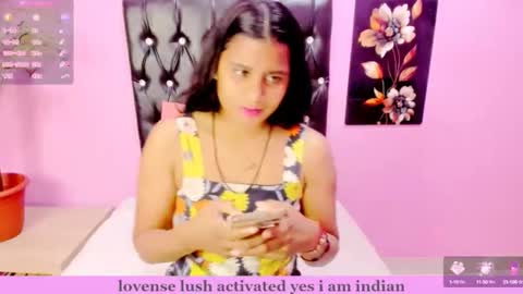 Snapshot of indianflame chatting on September 30, 2025, 7:02 am PARADISEQUEEN online show from September 30, 2025, 7:02 am