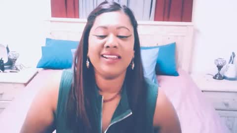 Snapshot of indianlust69 chatting on September 27, 2025, 9:53 pm Amy online show from September 27, 2025, 9:53 pm
