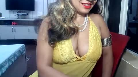 Snapshot of indianrads9 chatting on February 13, 2025, 5:33 pm Radha online show from February 13, 2025, 5:33 pm