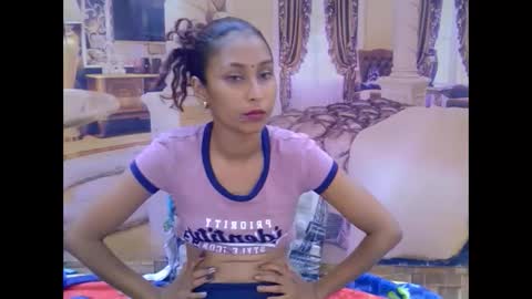 indiansexybutt4u2luv online show from February 19, 2026, 6:53 am