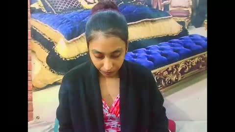 indiansexybutt4u2luv online show from June 29, 2026, 5:03 am