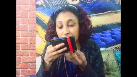 indiansexybutt4u2luv online show from July 14, 2026, 5:12 am