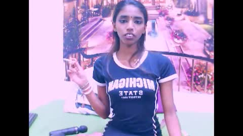 indiansexyslender4u2luv online show from February 26, 2025, 1:08 pm