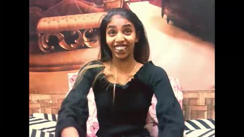 indiansexyslender4u2luv online show from September 14, 2025, 5:17 am