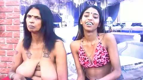 indiansexyslender4u2luv online show from November 16, 2025, 8:31 am