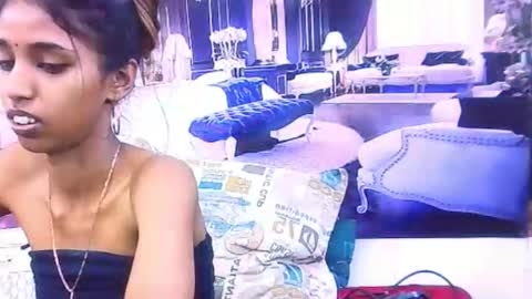 indiansexyslender4u2luv online show from November 21, 2025, 5:17 am