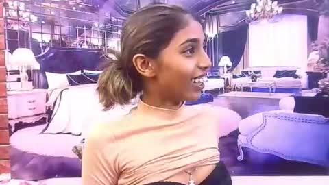 indiansexyslender4u2luv online show from December 22, 2025, 5:26 am