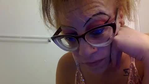 Snapshot of indicagreen420 chatting on October 14, 2025, 9:04 pm indicagreen420 online show from October 14, 2025, 9:04 pm