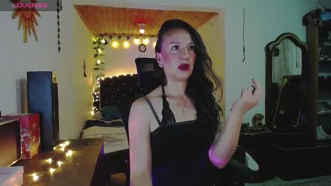 Snapshot of indigo_sativa chatting on October 30, 2025, 1:18 am Indigo Wild online show from October 30, 2025, 1:18 am