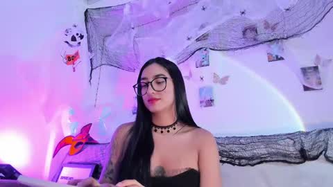 Luna  online show from October 13, 2025, 1:16 am