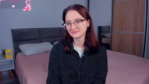 Snapshot of inellcanty chatting on September 16, 2025, 4:13 am Kira online show from September 16, 2025, 4:13 am