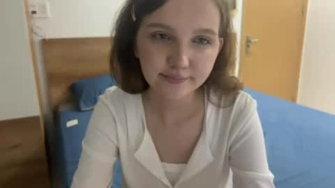 Snapshot of inellheinen chatting on May 30, 2026, 6:49 pm Viola online show from May 30, 2026, 6:49 pm