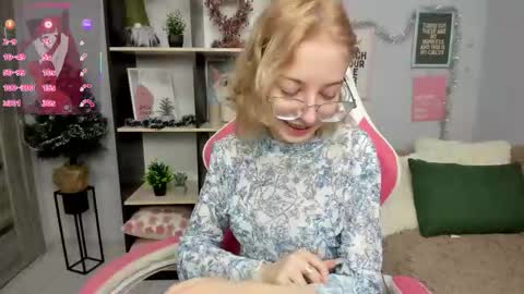 Mia online show from December 15, 2025, 1:37 pm