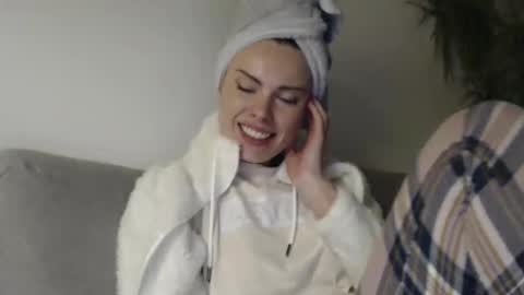 Sweet girl online show from February 9, 2025, 10:00 pm