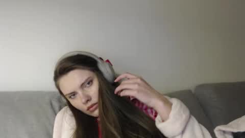 Snapshot of infinitiq45 chatting on February 4, 2026, 9:53 pm Sweet girl online show from February 4, 2026, 9:53 pm