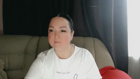 Snapshot of infinity_loveliness chatting on November 5, 2025, 7:30 am Infinity online show from November 5, 2025, 7:30 am