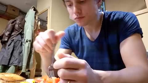 Snapshot of info_chat chatting on February 24, 2026, 5:33 pm sir. Grummps online show from February 24, 2026, 5:33 pm