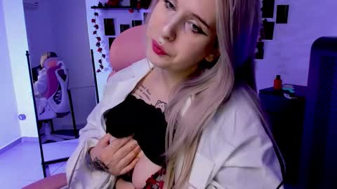 Snapshot of ingannamorte18 chatting on October 5, 2025, 3:10 pm Roki online show from October 5, 2025, 3:10 pm