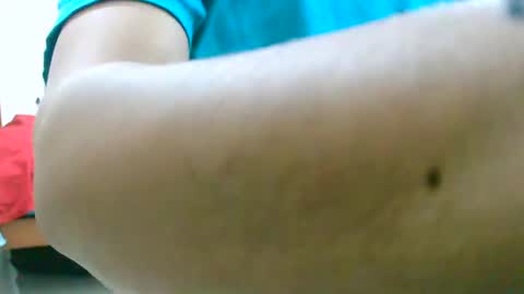 Snapshot of ingloriousuncut chatting on December 15, 2024, 10:26 pm Inglorious Hairy Uncut online show from December 15, 2024, 10:26 pm