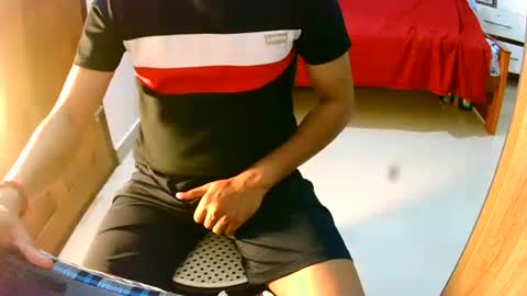 Snapshot of ingloriousuncut chatting on December 19, 2024, 7:29 pm Inglorious Hairy Uncut online show from December 19, 2024, 7:29 pm