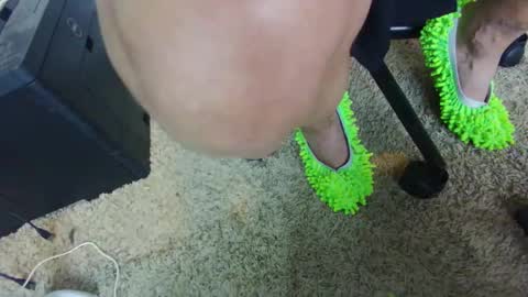 Snapshot of injmolder2 chatting on October 8, 2025, 11:08 am Hanging Out online show from October 8, 2025, 11:08 am