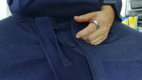 Snapshot of injmolder2 chatting on January 7, 2026, 1:02 pm Hanging Out online show from January 7, 2026, 1:02 pm