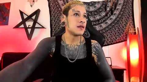 Snapshot of ink_u_buzz chatting on October 24, 2025, 12:52 am Dani online show from October 24, 2025, 12:52 am