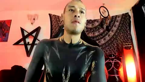 Snapshot of ink_u_buzz chatting on November 19, 2025, 9:15 pm Dani online show from November 19, 2025, 9:15 pm