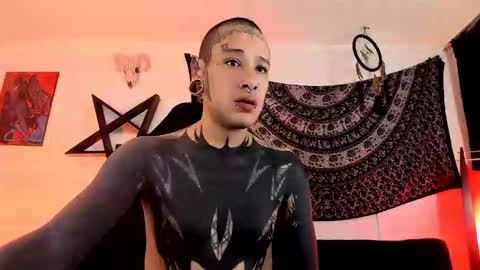 Snapshot of ink_u_buzz chatting on November 21, 2025, 6:39 pm Dani online show from November 21, 2025, 6:39 pm