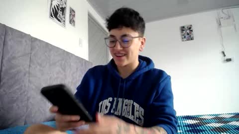 lyan onlyfans n linda online show from March 27, 2026, 2:39 pm