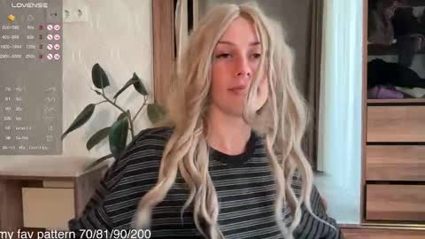 Snapshot of inner_bloom chatting on October 31, 2025, 1:23 pm inner_bloom online show from October 31, 2025, 1:23 pm