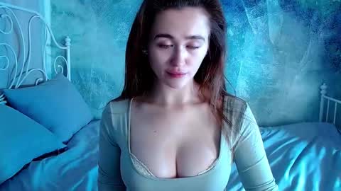 Lina online show from December 15, 2025, 1:21 am