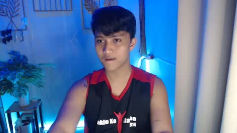 Snapshot of innocent_neil143 chatting on December 16, 2024, 10:29 am Neil online show from December 16, 2024, 10:29 am