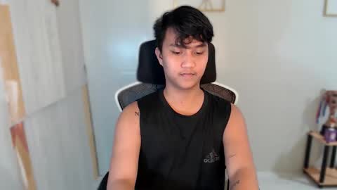 Snapshot of innocent_neil143 chatting on October 8, 2025, 12:58 pm Neil online show from October 8, 2025, 12:58 pm