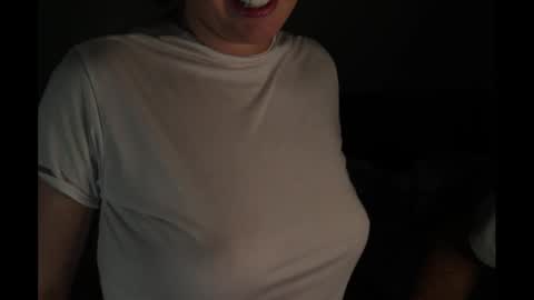 Snapshot of innocentisla chatting on January 23, 2025, 6:28 am innocentisla online show from January 23, 2025, 6:28 am