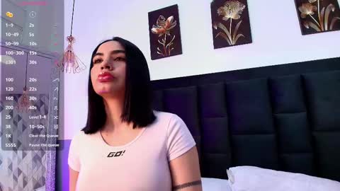 Snapshot of innocentlady_ chatting on February 25, 2025, 12:13 pm SELENA online show from February 25, 2025, 12:13 pm