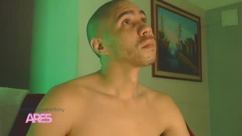 Snapshot of innocentsweetboy chatting on February 26, 2025, 12:36 pm Aaron online show from February 26, 2025, 12:36 pm