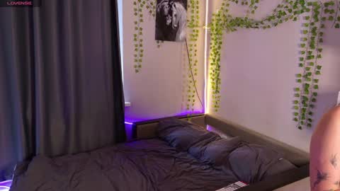 insanely_beautiful online show from July 11, 2026, 7:55 am