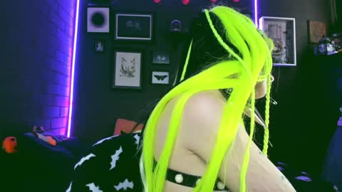 Snapshot of insania_999 chatting on December 5, 2024, 5:06 pm SANIA online show from December 5, 2024, 5:06 pm